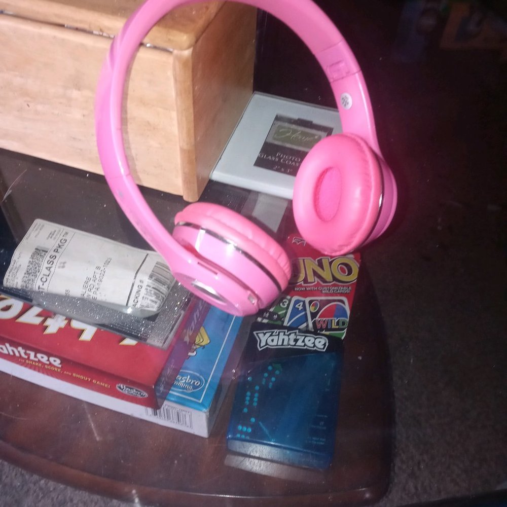 Solo beats headset by Dre